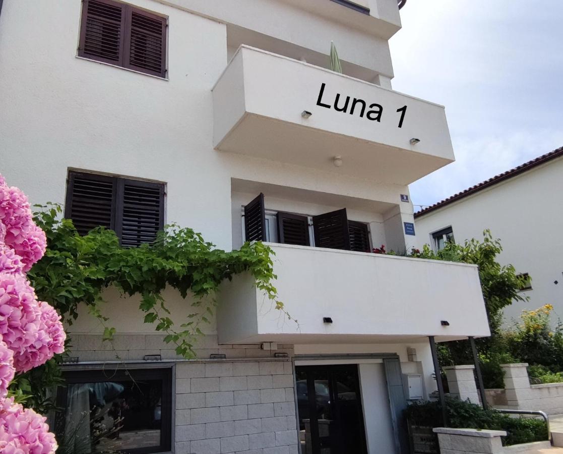 Luna 1 Porec Exterior photo